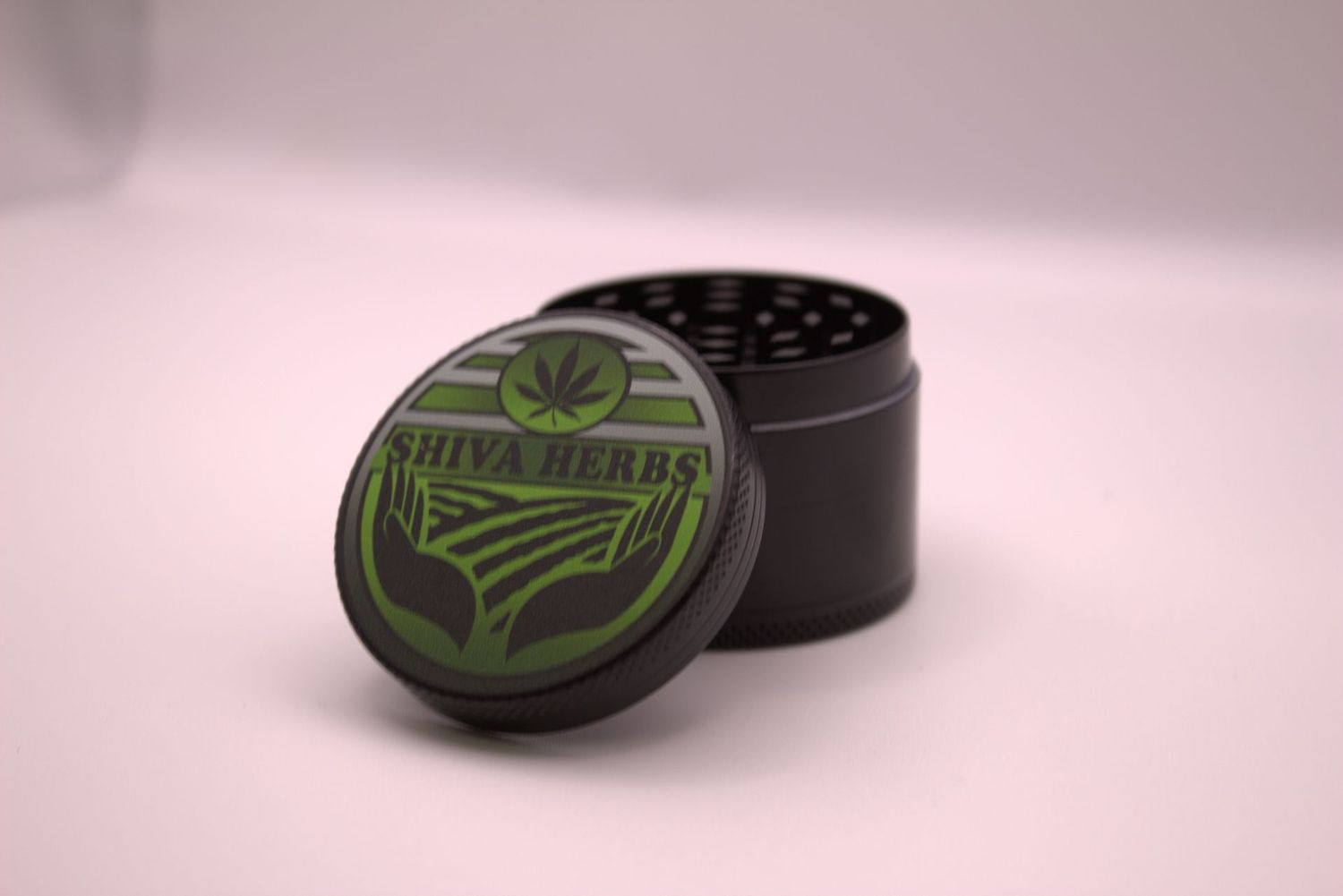 Shiva Herbs Premium Grinder - Onyx Black Shiva Herbs Premium Grinder - Onyx Black