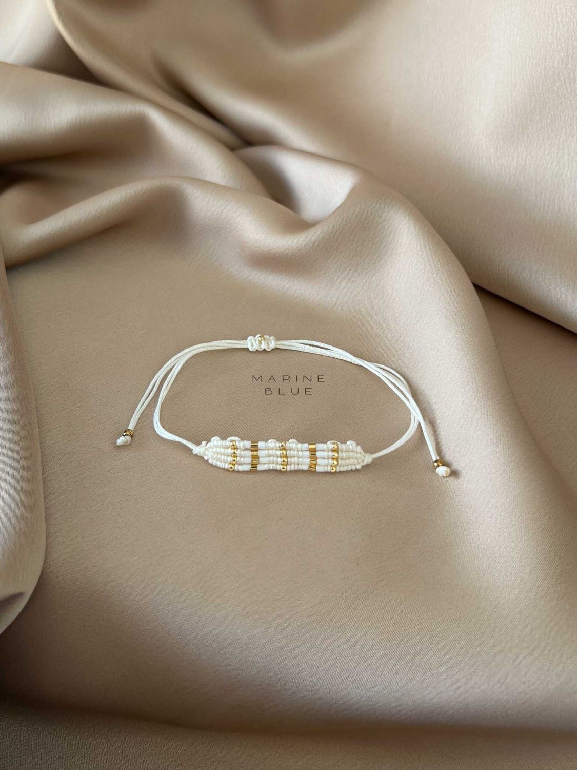 Hedge Handmade Bracelet - Beaded Bracelet, Color: White Noise