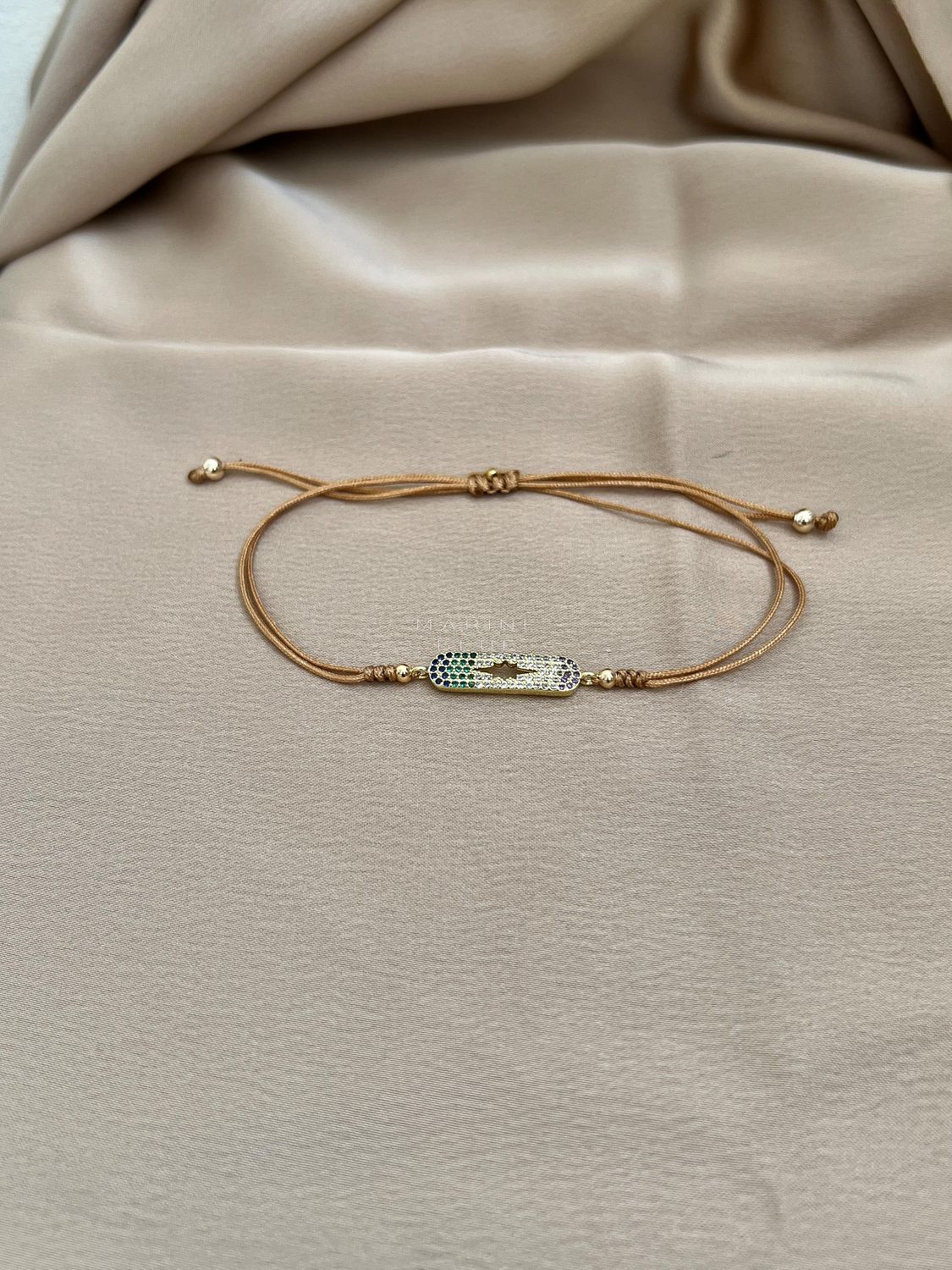 Edgecutter Handmade Bracelet - Charm Bracelet, Color: Hazel