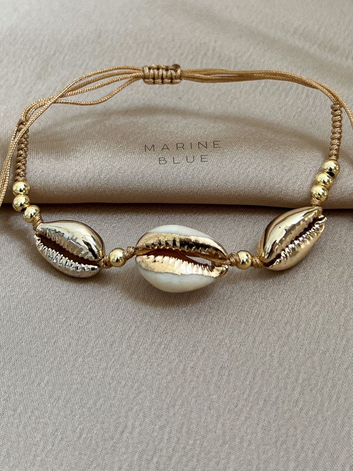Cowrie 3 Handmade Bracelet - Charm Bracelet, Color: Hazel