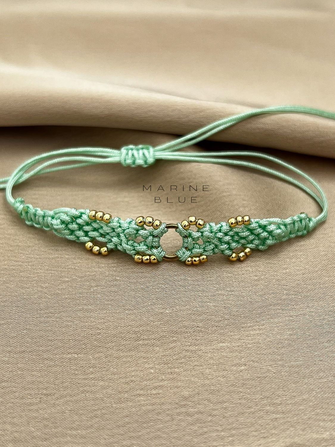 Jardin Flower Circle Handmade Bracelet - Beaded Bracelet, Color: Sapphire