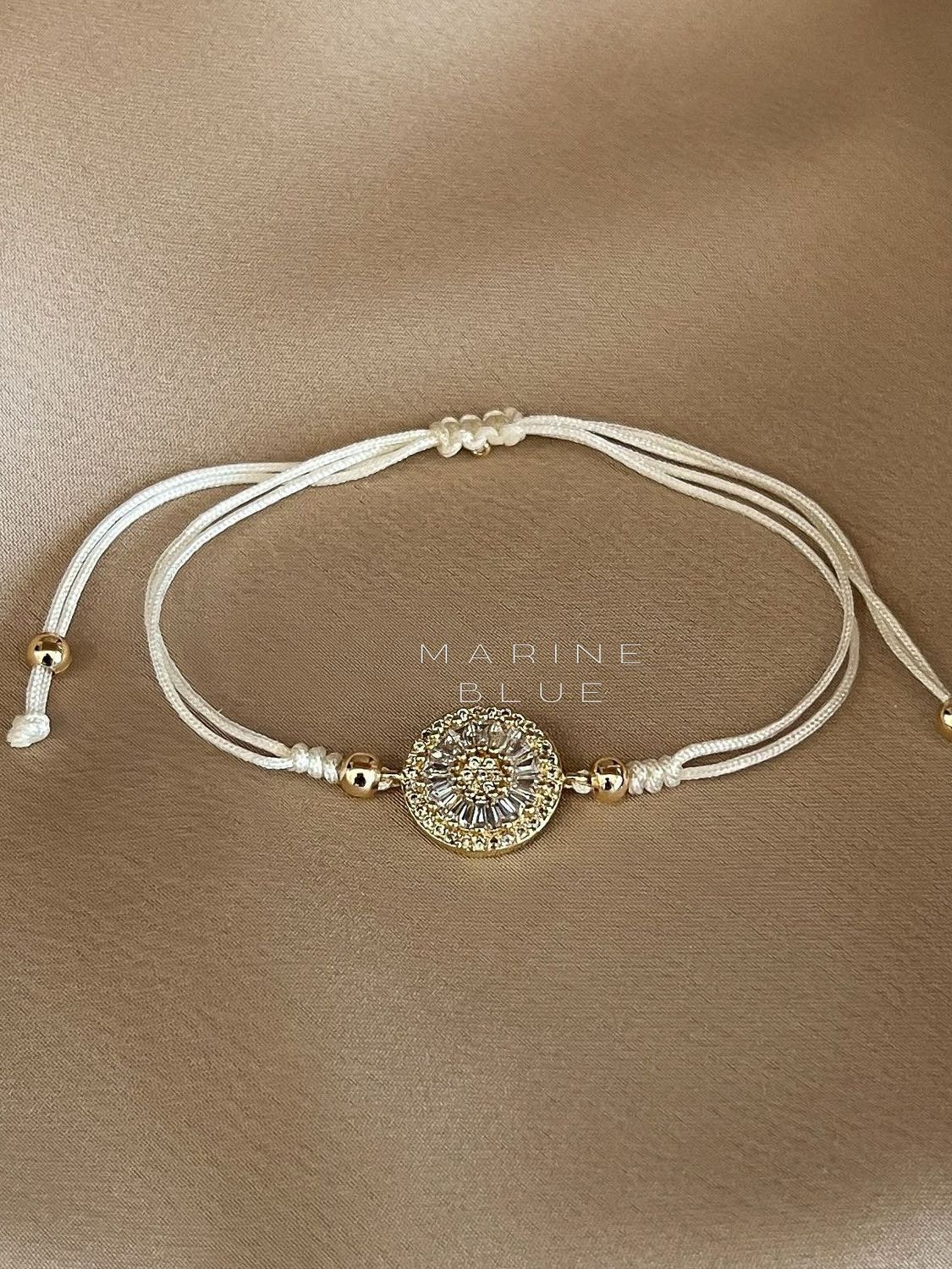 Camomile Flat Handmade Bracelet - Charm Bracelet, Color: White Noise