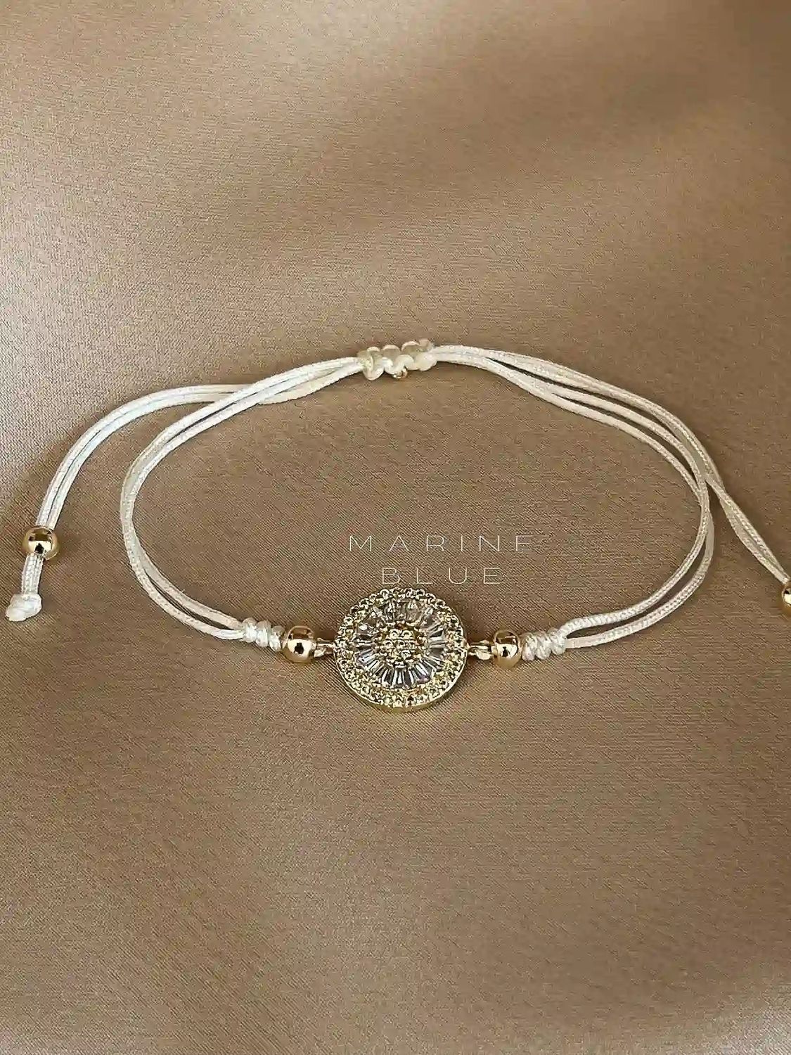Camomile Flat Handmade Bracelet - Charm Bracelet, Color: White Noise