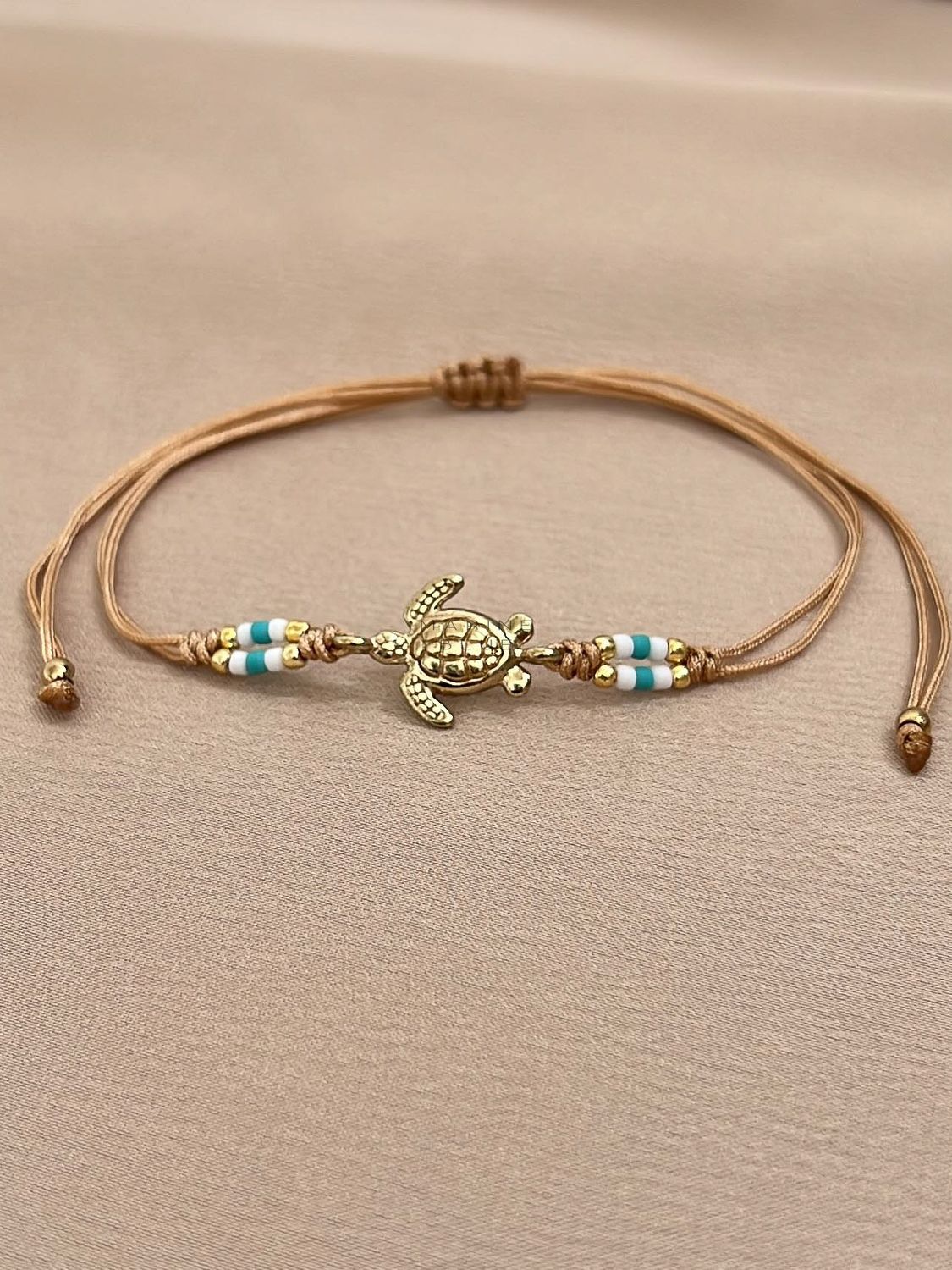 Runes Kurakura Handmade Bracelet - Turtle Charm Bracelet, Color: Arctic Rust