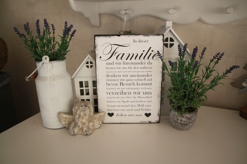 Vintage-Schild &quot;In dieser Familie&quot; by Landhaus-Fieber