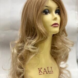 FUTURAFTRESS  WIG SAKIRA