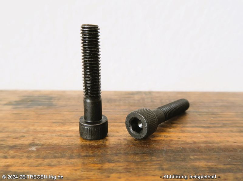 Zwei Stück Zylinderschraube ISO 4762 - M8 x 40 - 8.8 blank