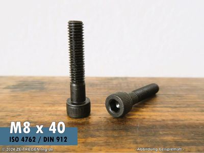 Zwei Stück Zylinderschraube ISO 4762 - M8 x 40 - 8.8 blank