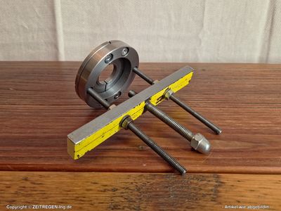 Lagerabzieher für die zerstörungsfreie Demontage eines Rillenkugellagers der Größe 6204.