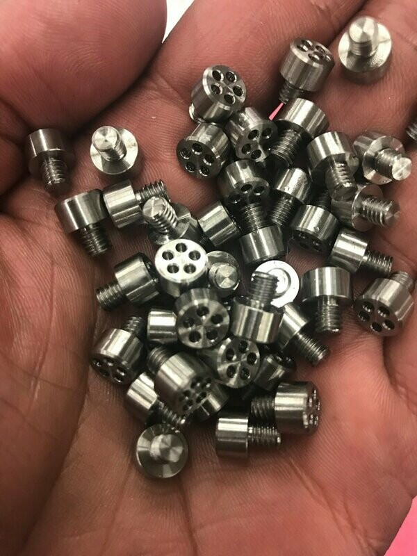 Thumb Studs