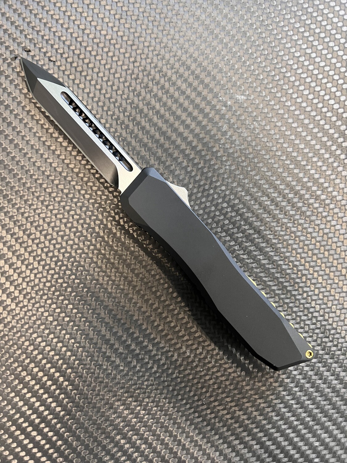 EOS Harpoon Black Tanto