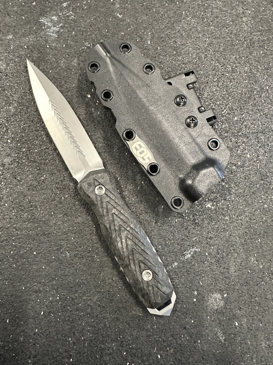 Thresher with Marbled Carbon Handle