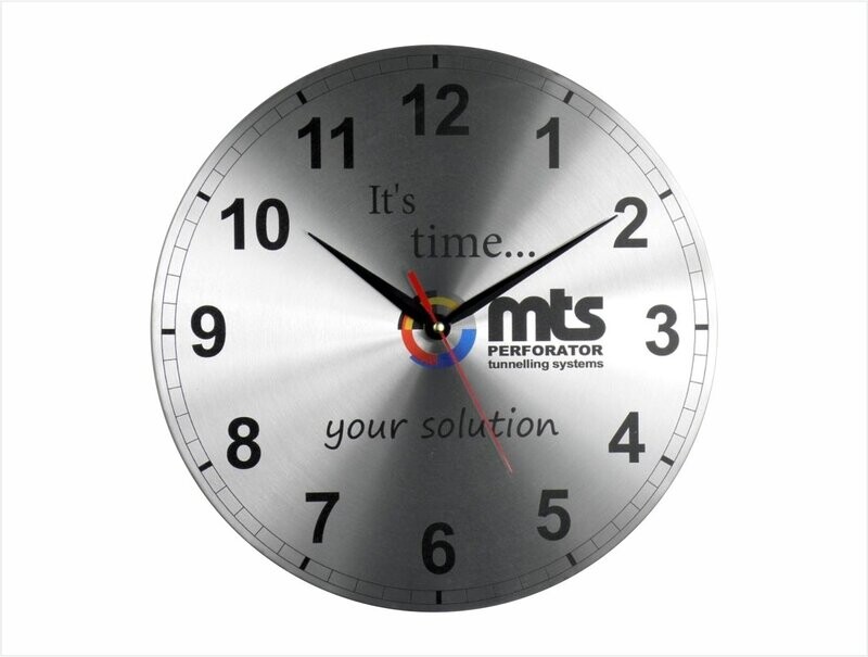 Wanduhr mit Logo Ø 30cm Aluminium