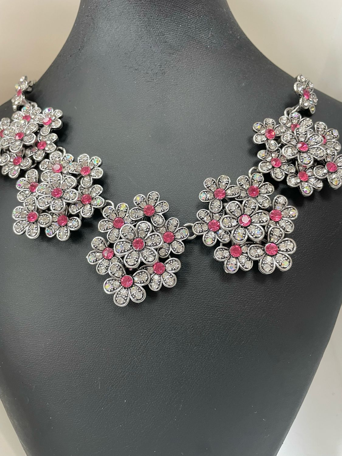 Silvery Pink Flower Necklace
