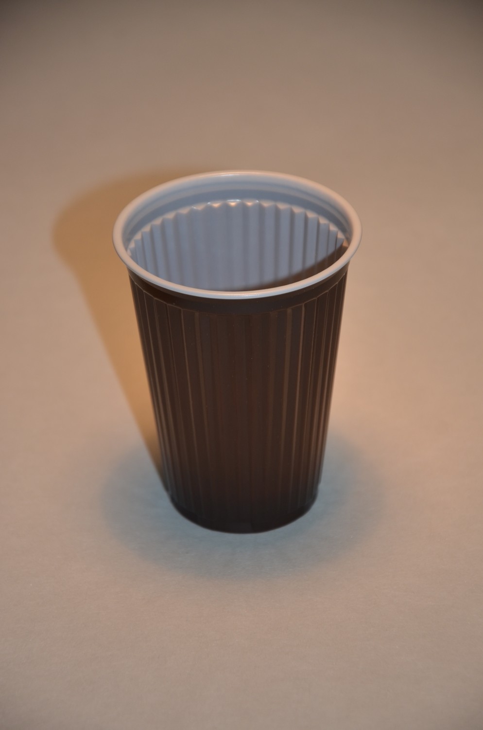 Kaffeebecher 1.8 dl braun/weiss, 100er Stange