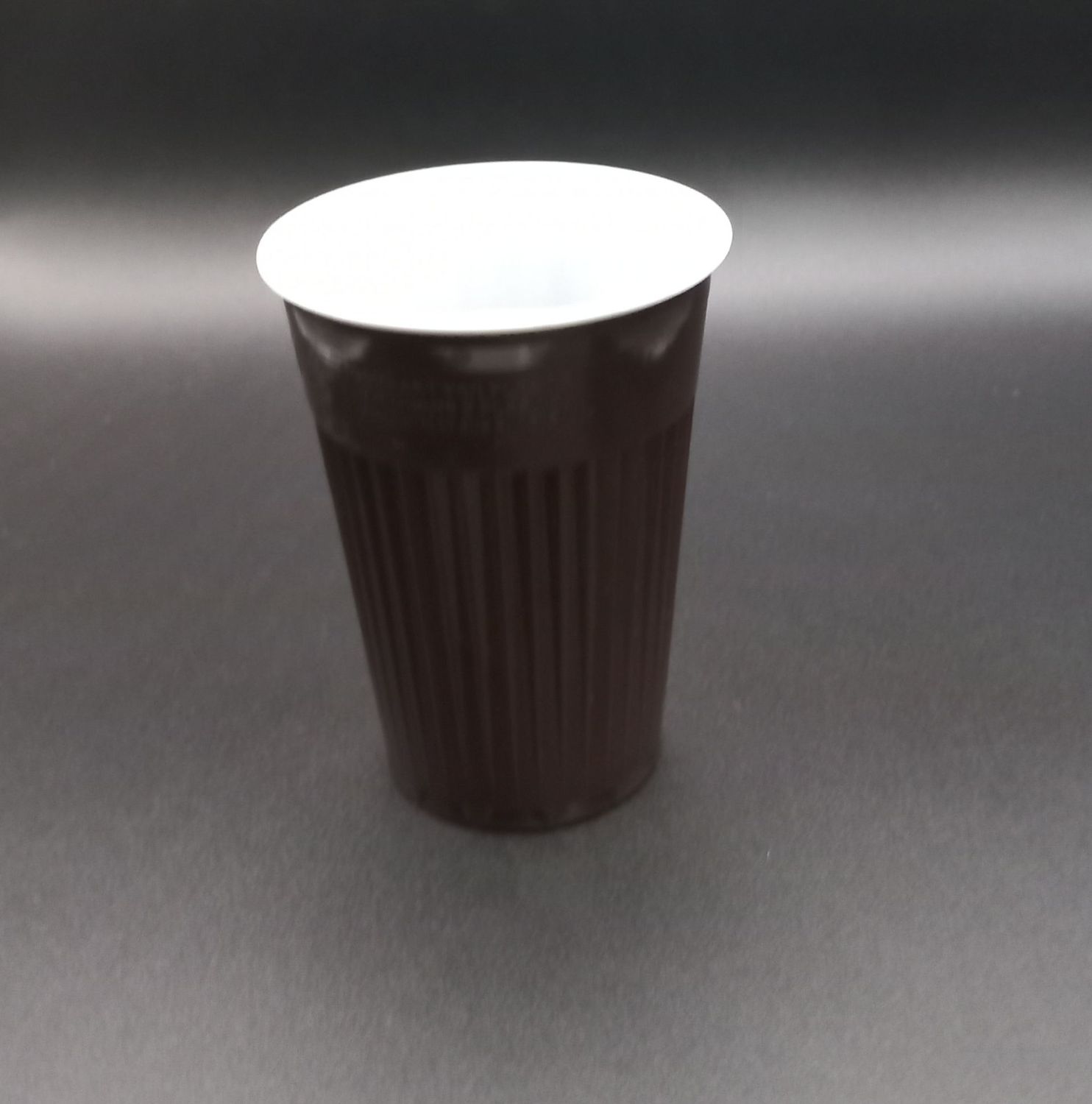 Kaffeebecher 1.8 dl braun/weiss, 100er Stange