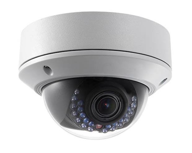 Qube Finch-IP 1.3MP / 30M IR Length / Motorized Varifocal / WDR / / Vandalproof / POE