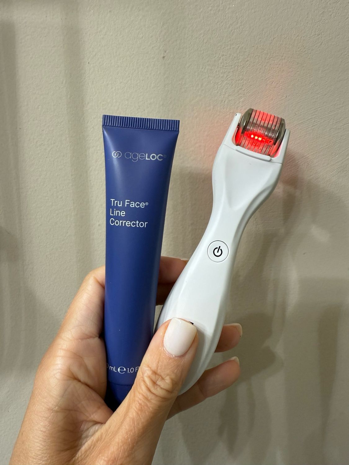 Microneedling Device + Fine Line Corrector
