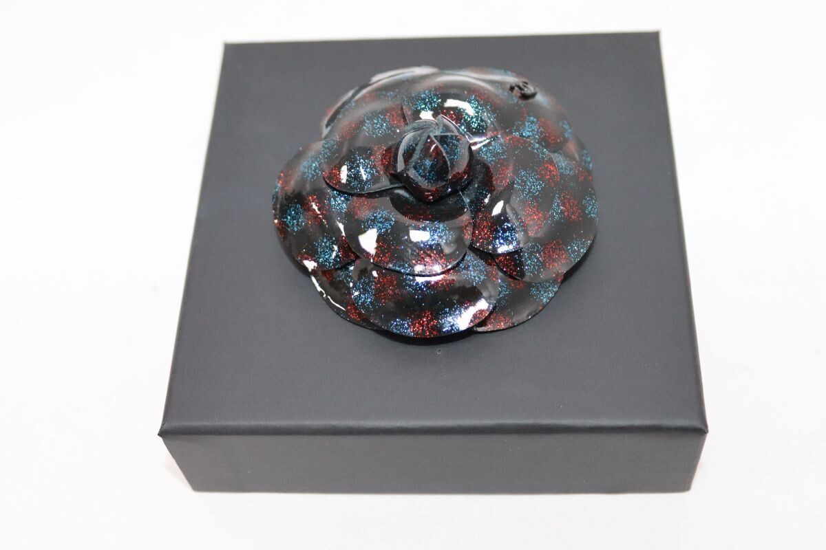 CC CAMELIA BROOCH, 76009-X10828