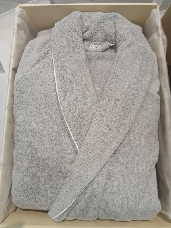 Accappatoio spugna Isola Fazzini Atelier, mis. XL, var. 7 grigio-bianco. 8302174451520