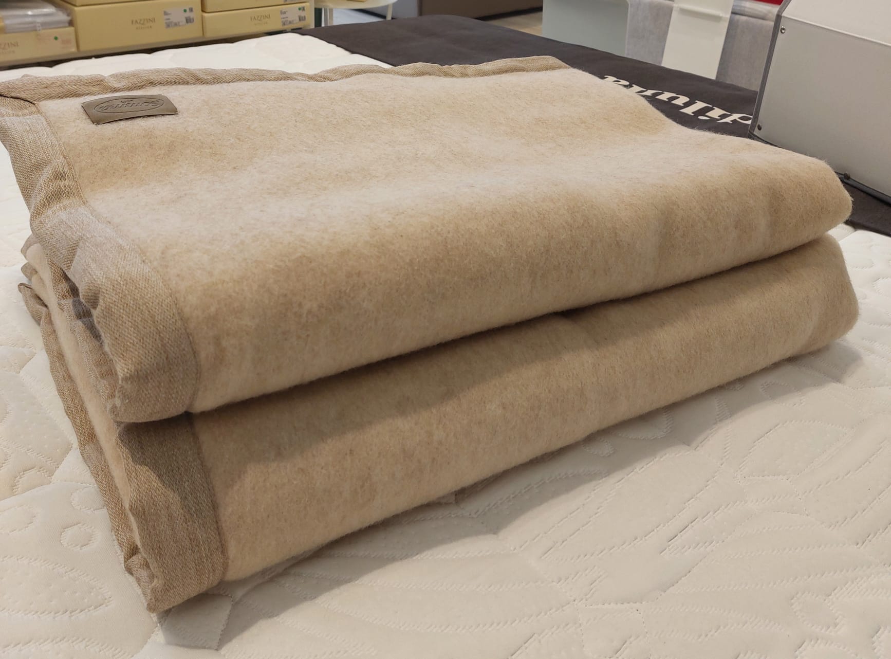 Coperta lana merino e alpaca 1 piazza Phuket Somma var. 021 nocciola  40 21733