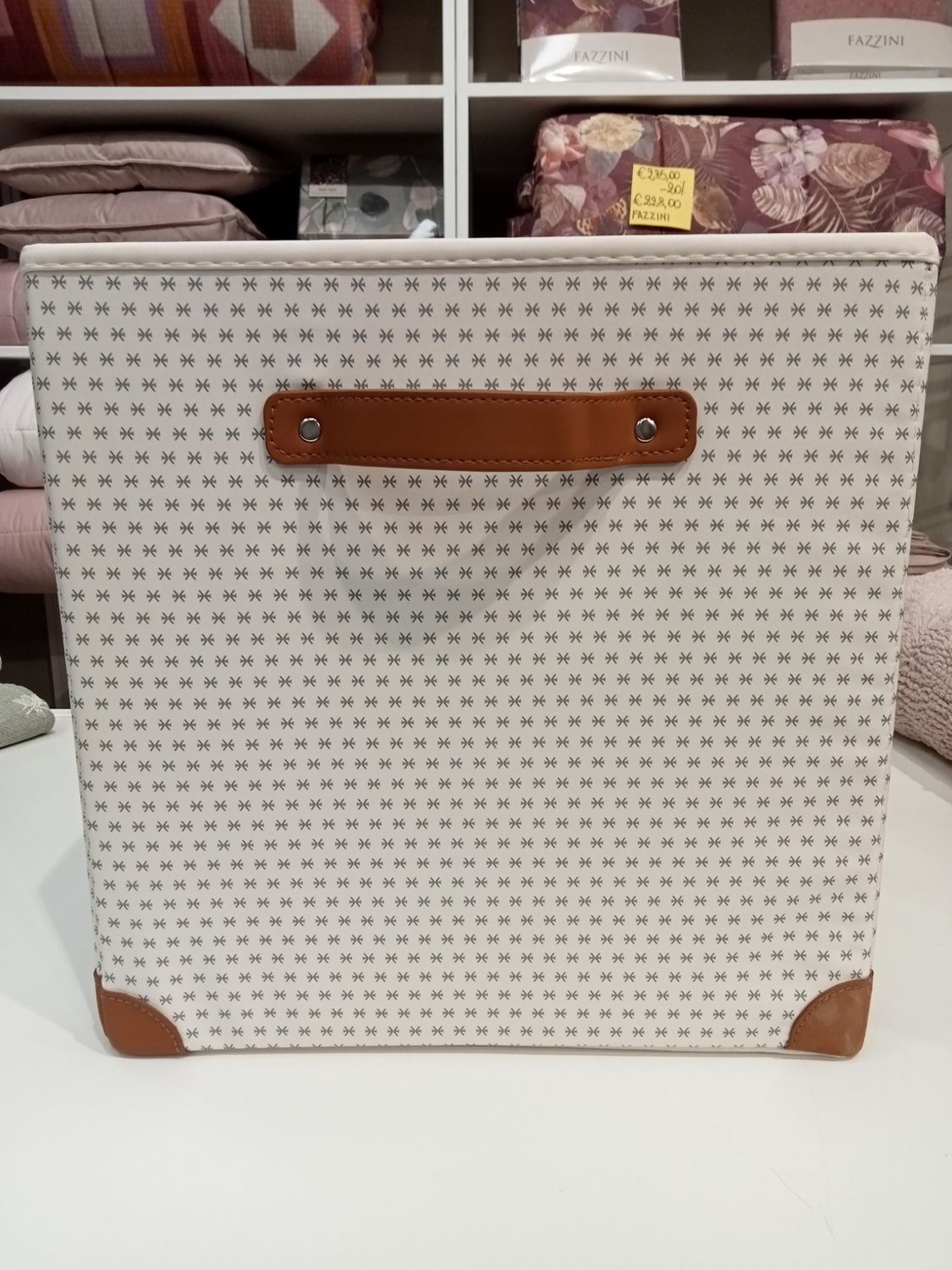 Cubo portaoggetti Fazzini