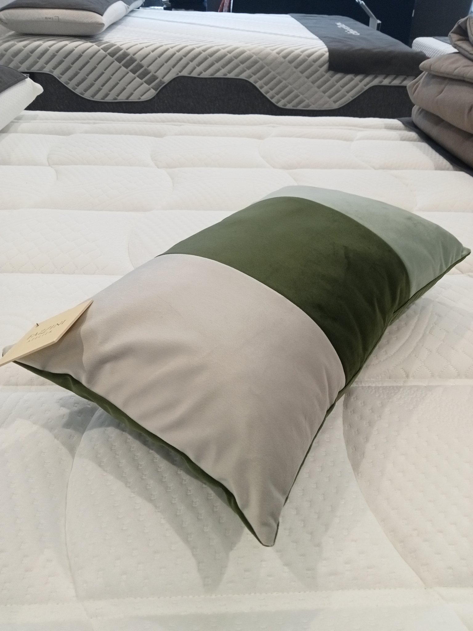 Cuscino arredo velluto Arcimboldi var. 33 verde bosco Fazzini Atelier  1705/25