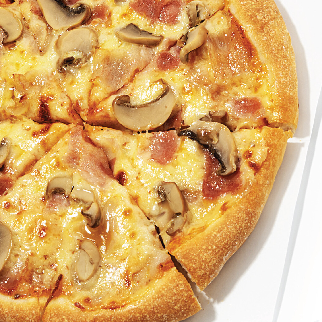 BACON &amp; MUSHROOM PIZZA