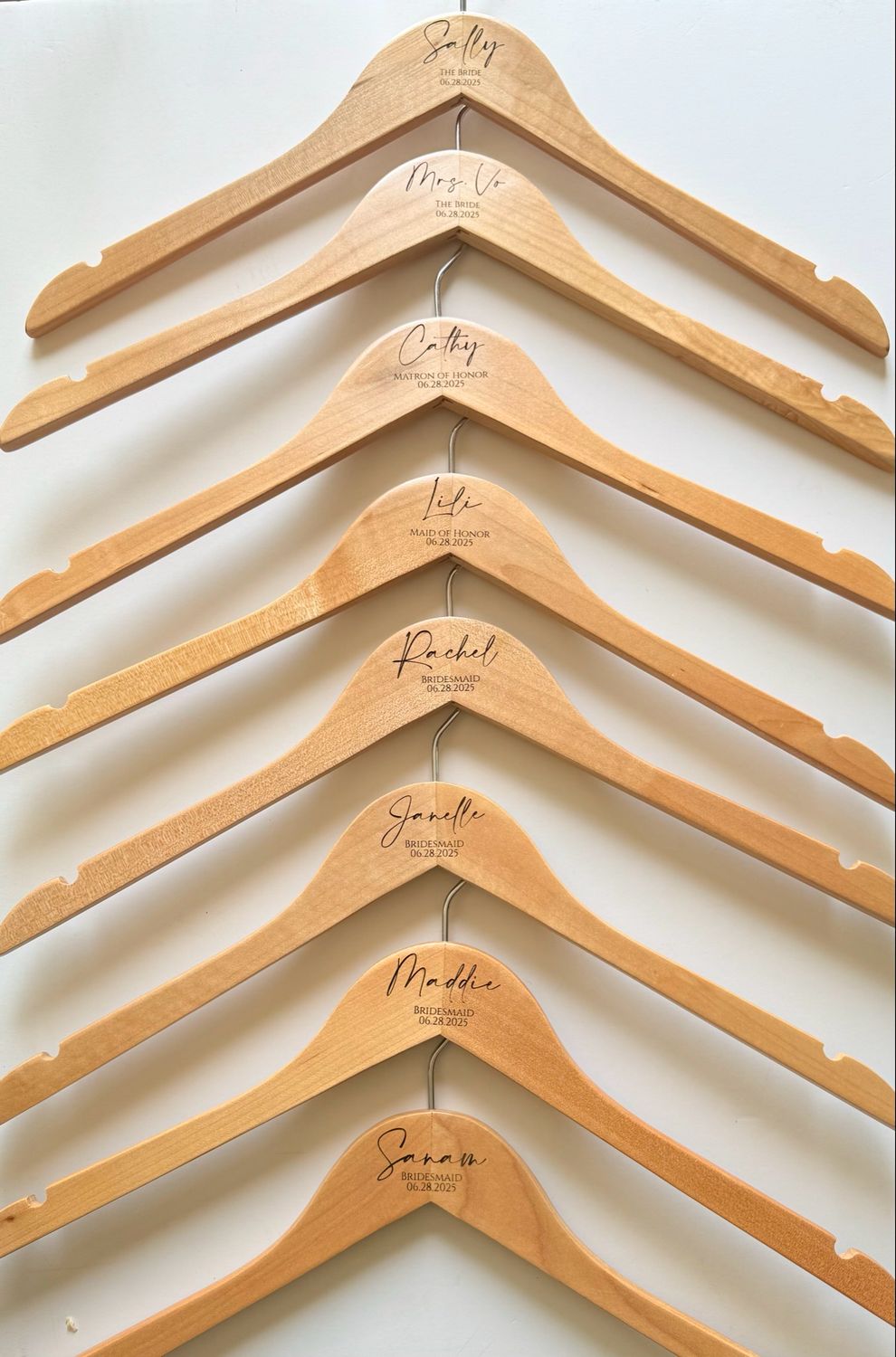 ETCHT Hanger