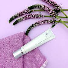Radiant Day SPF 22