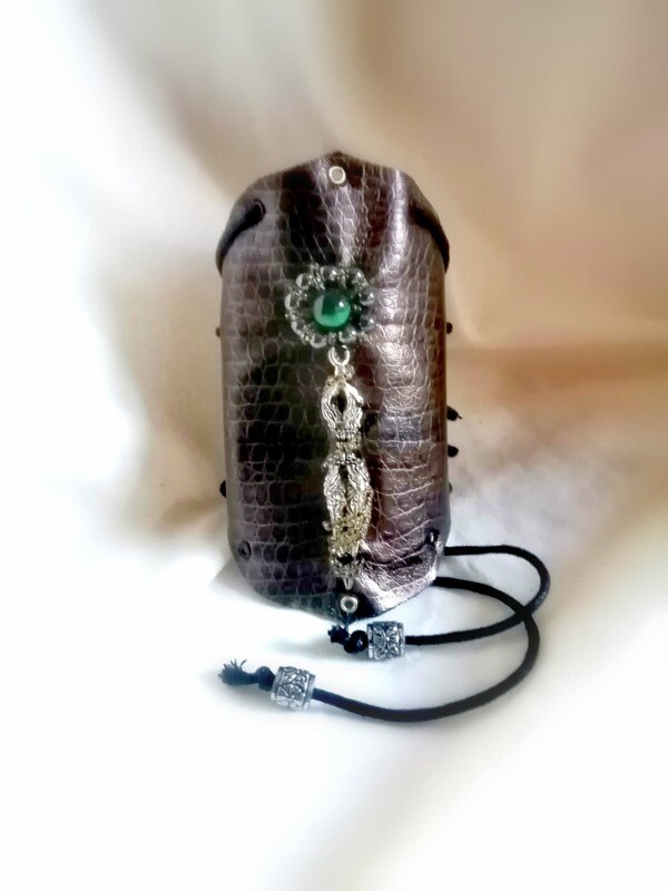 KHEL "bouclier" khmer ( écu médiéval bracer )