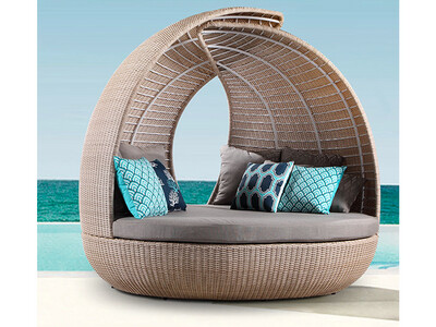 LOUNGERS &amp; ISLAND DAYBEDS