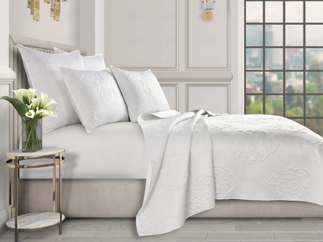 Floral Design King Quilt/Coverlet Set, White