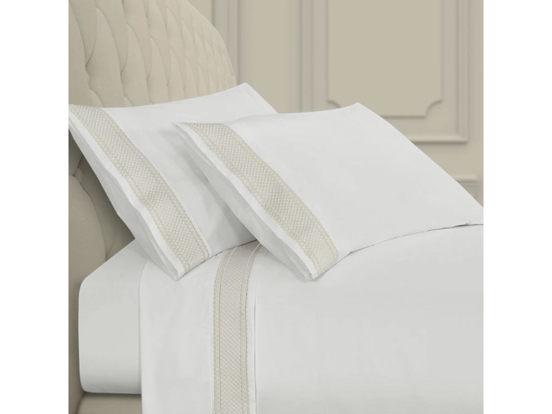 Queen/King Embroidered Sheet Set: White, Ivory, Gold, Silver Queen/King Embroidered Sheet Set: White, Ivory, Gold, Silver, Colour: Ivory