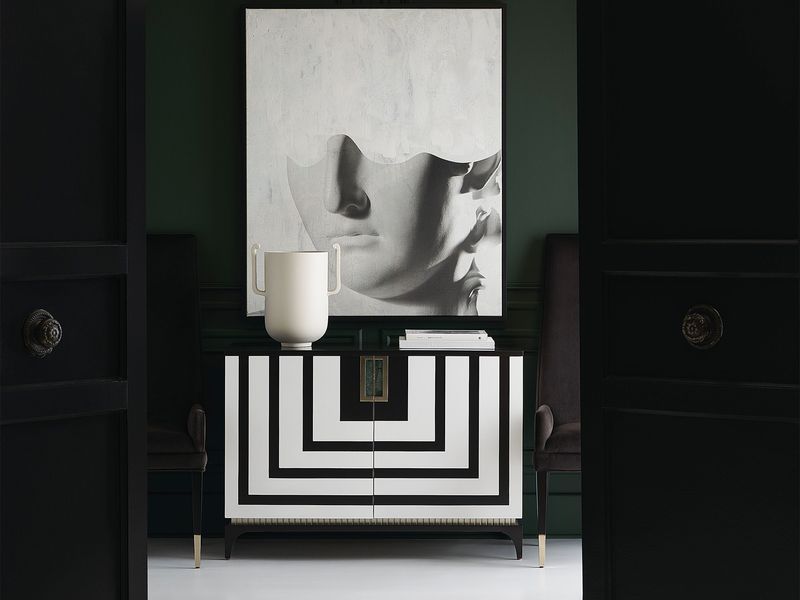 Labyrinth Noir Chest Greek Design