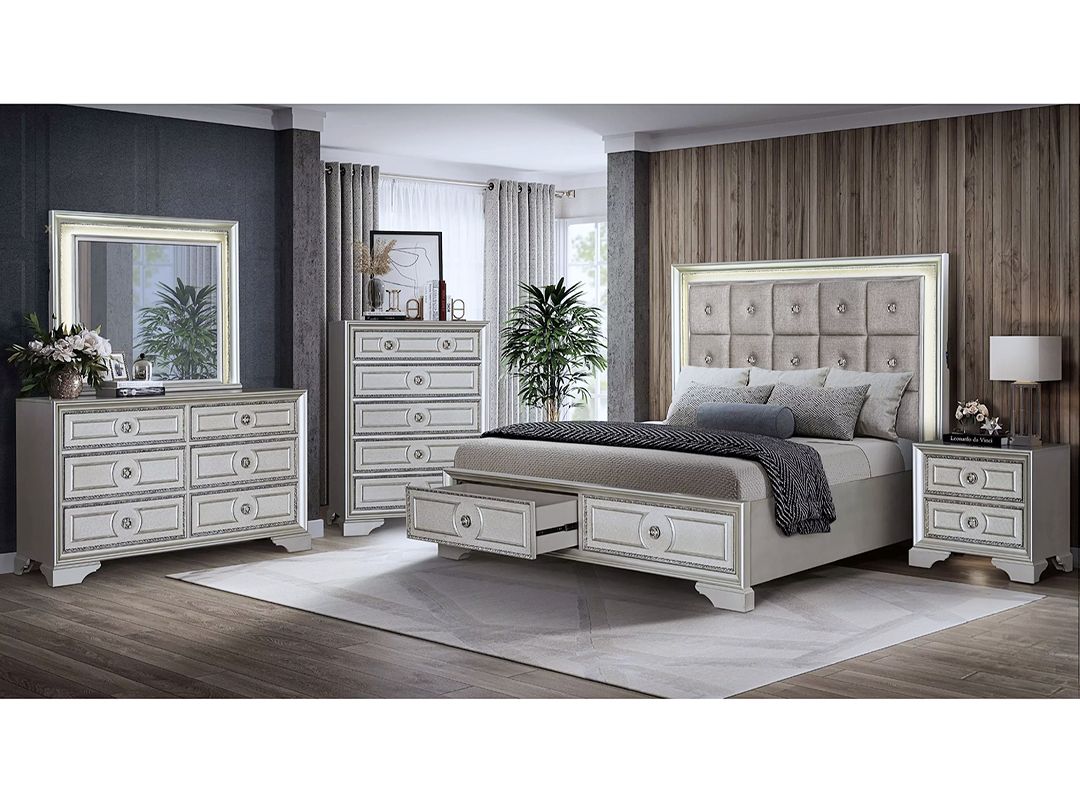 Regal Lumière King Bedroom Set, Silver Paint
