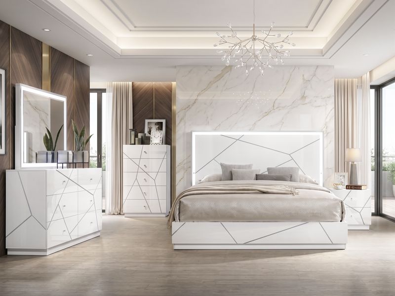 Webline Suite Queen White Panel Bedroom Set