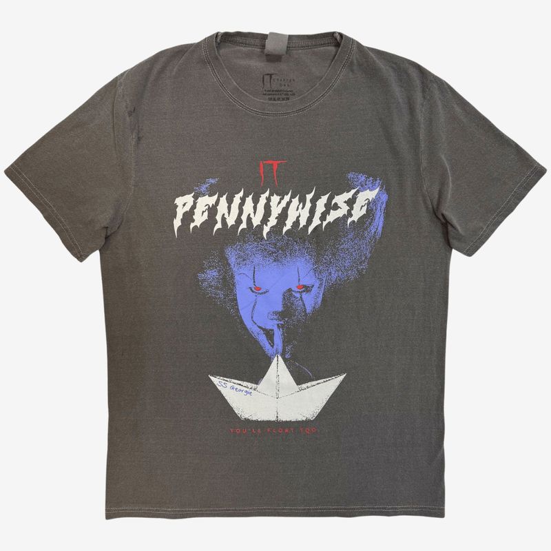 IT Unisex Stone Wash T-Shirt: Pennywise Paper Boat (Black)