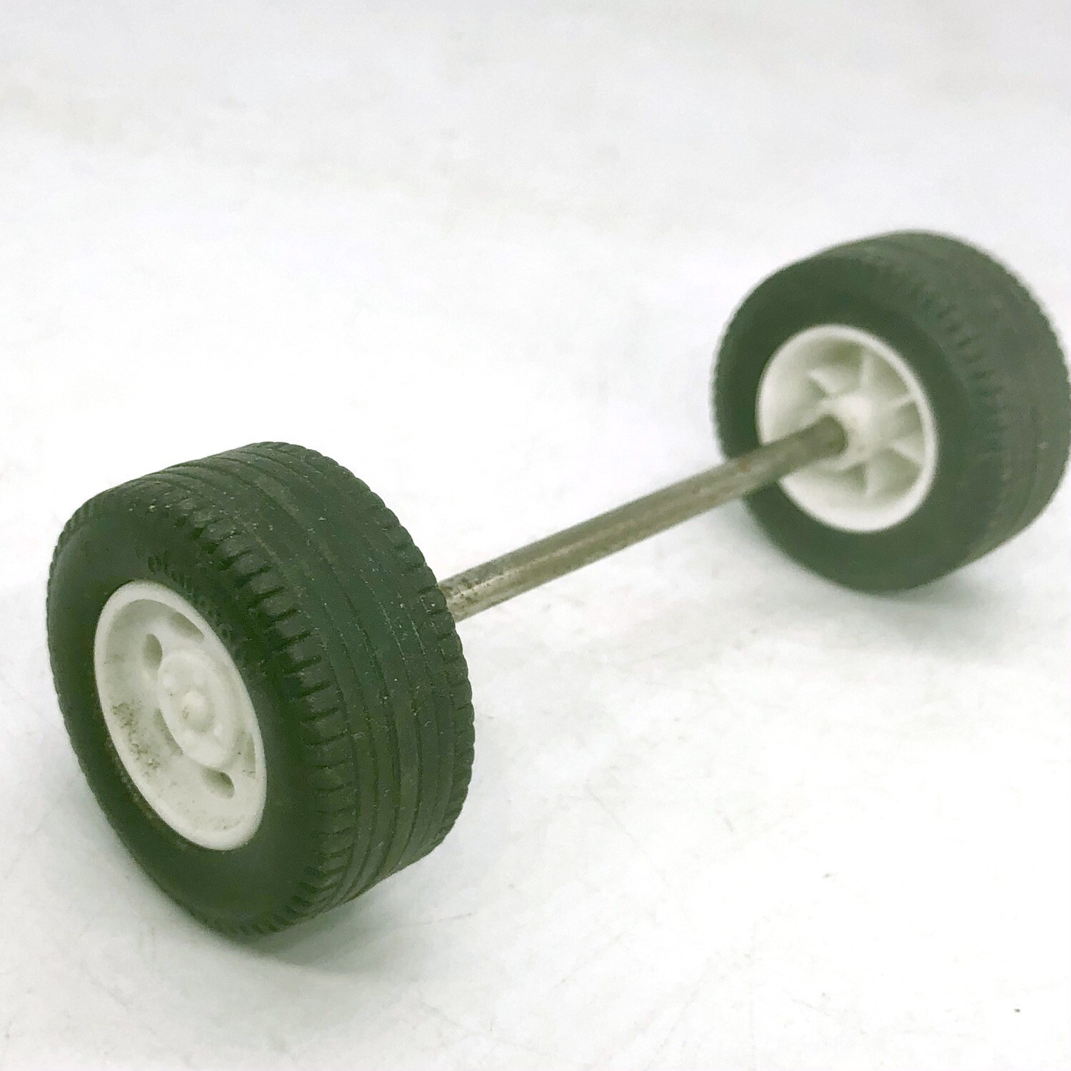 Playmobil roues avec essieu métal