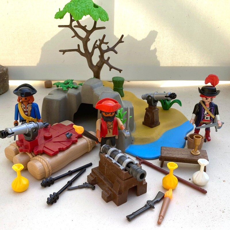 playmobil set de pirates avec ile
