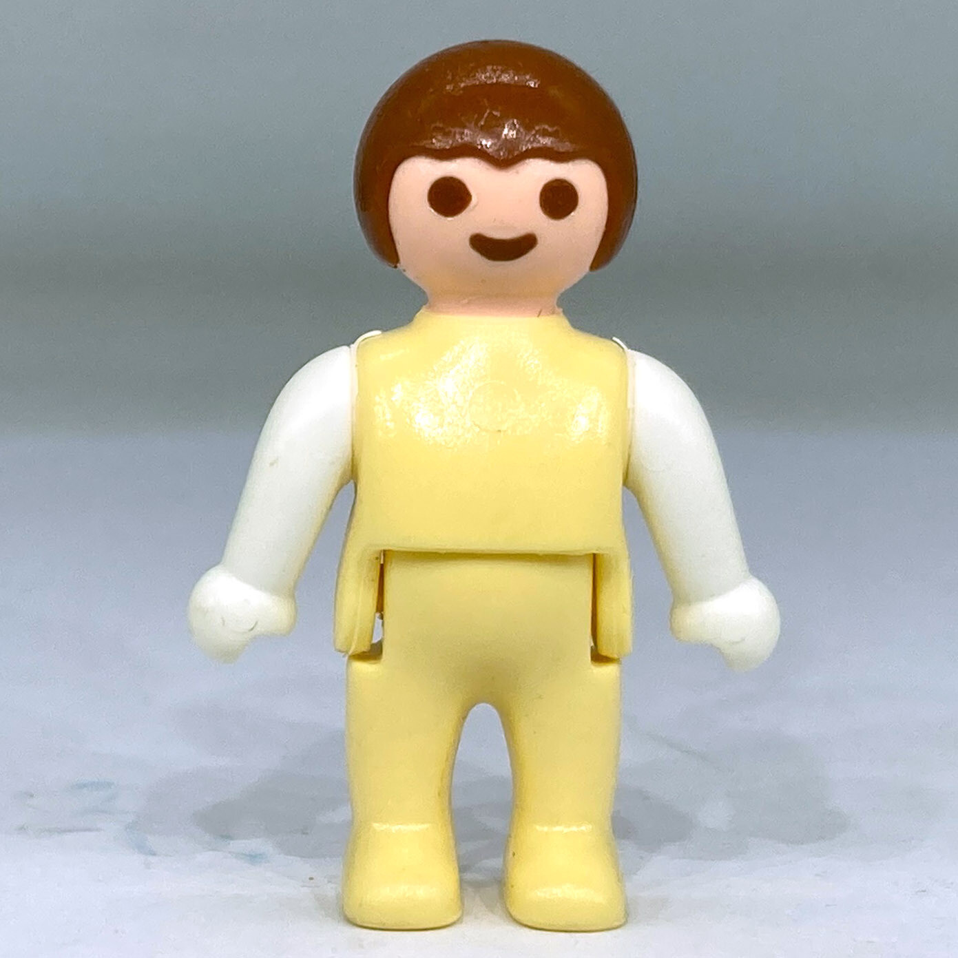 playmobil bébé garcon jaune pale