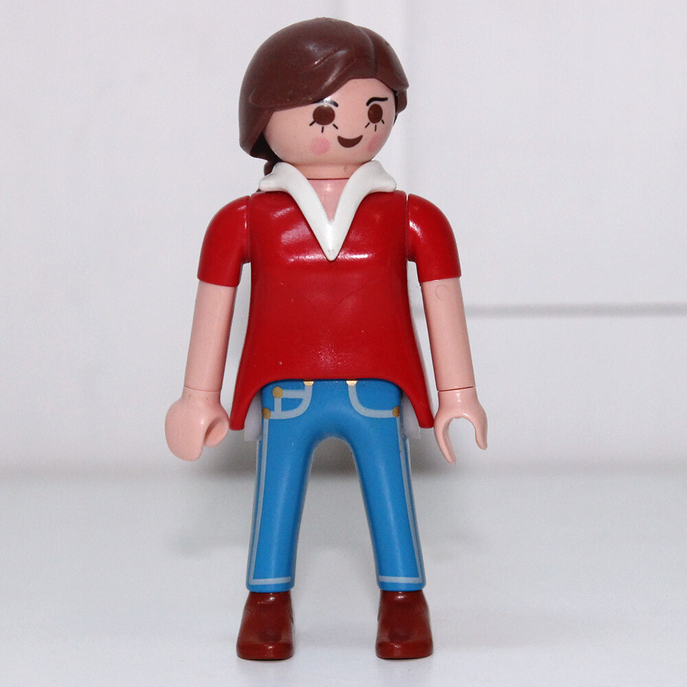 playmobil femme city polo rouge