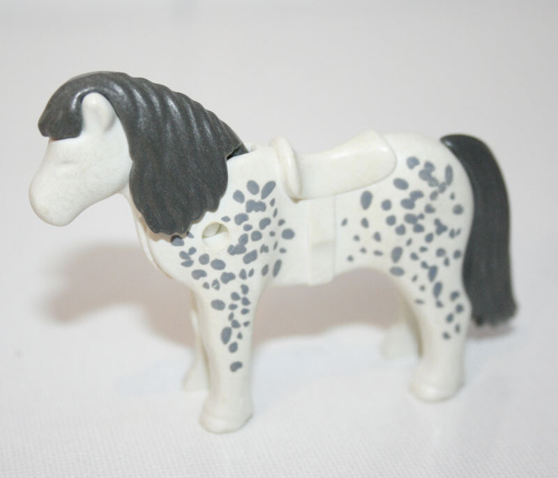 Playmobil poney gris et blanc Playmobil poney gris et blanc