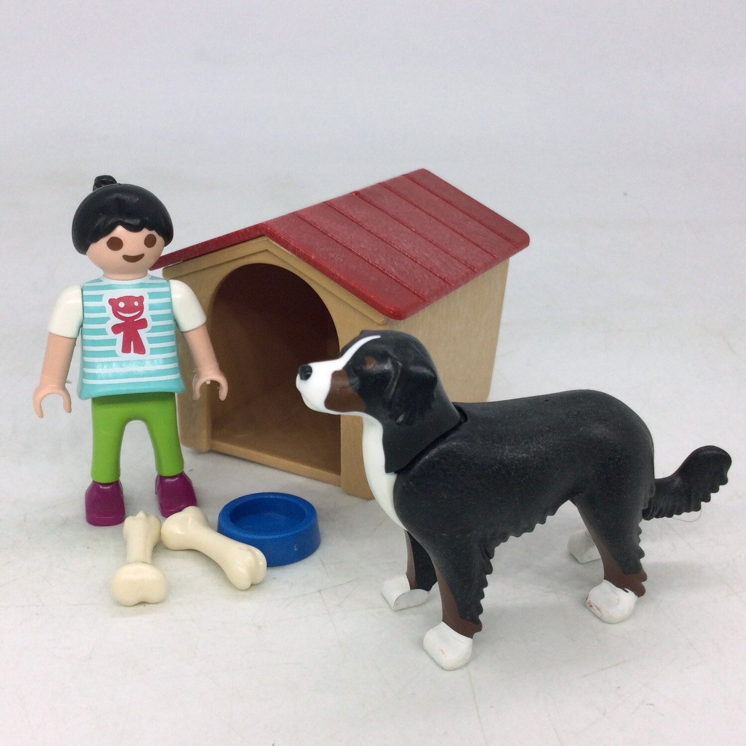playmobil niche bouvier avec fillette