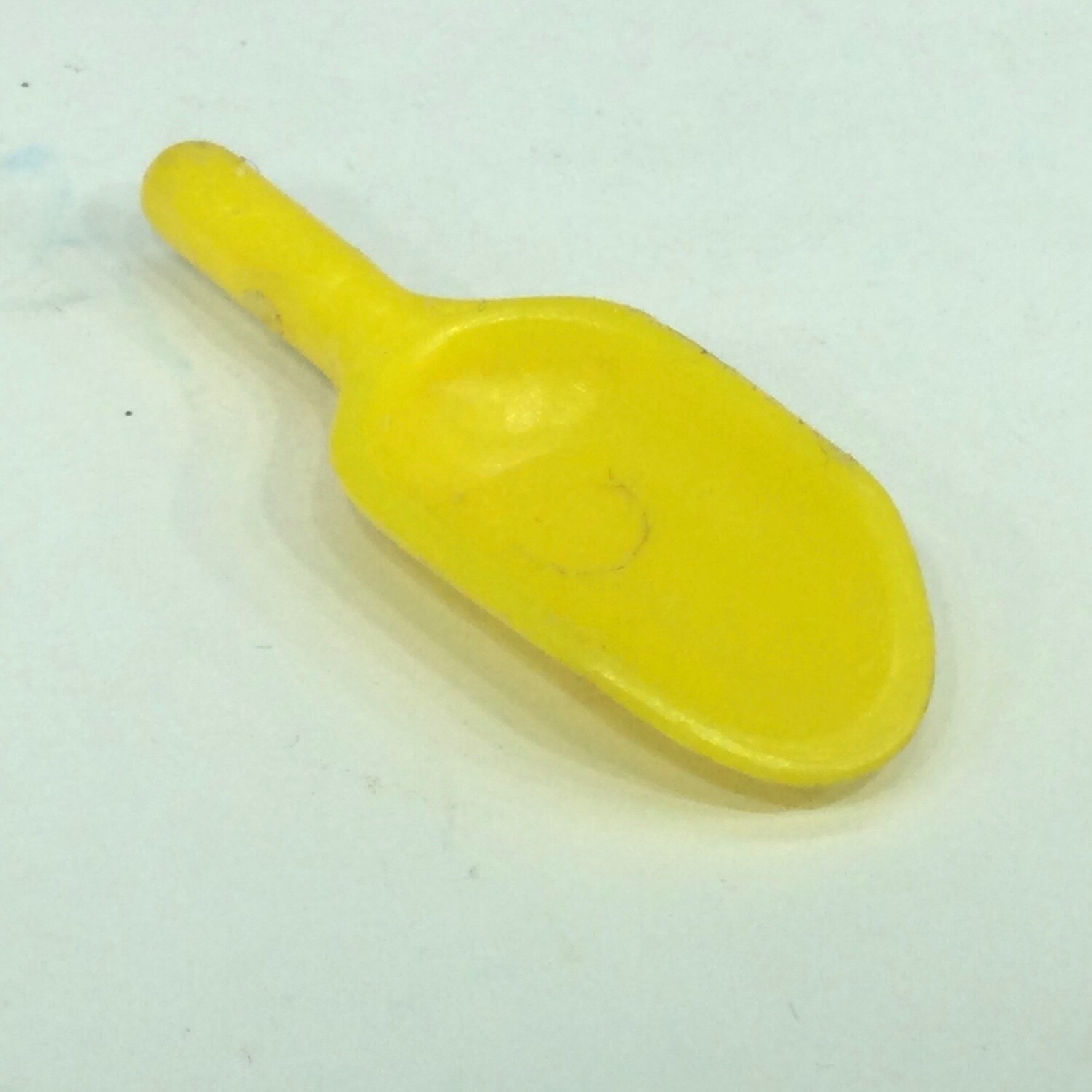 Playmobil pelle à grain jaune