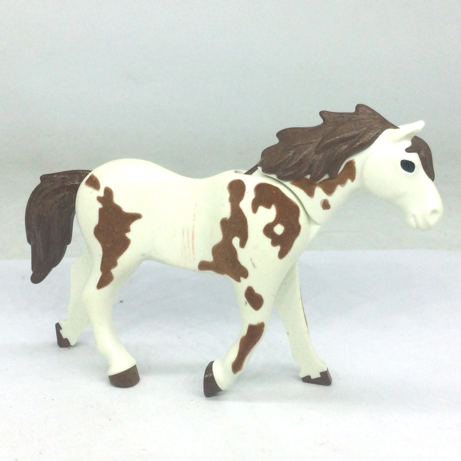Playmobil cheval au galop blanc marbré