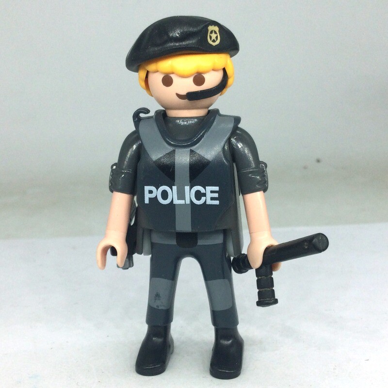Playmobil policier 17