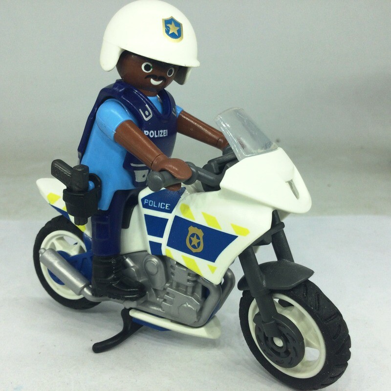 Playmobil motard de police 5