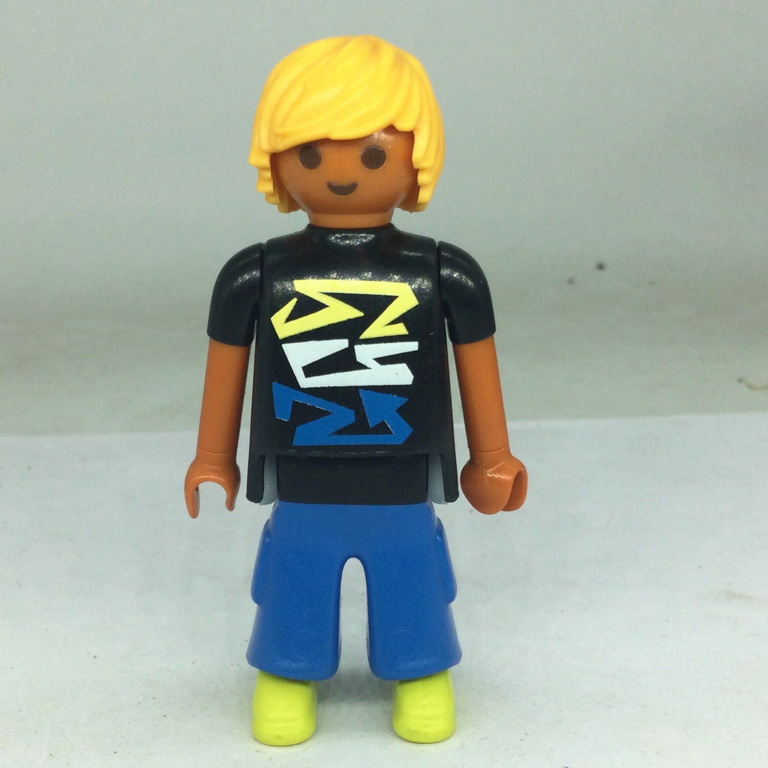 Playmobil jeune en baggy
