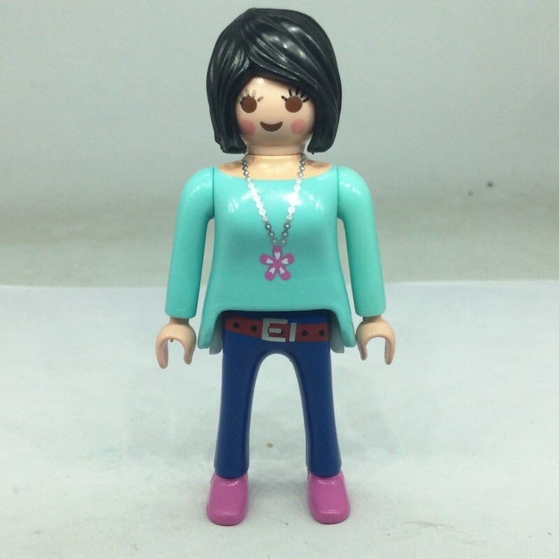 Playmobil femme city cool au collier